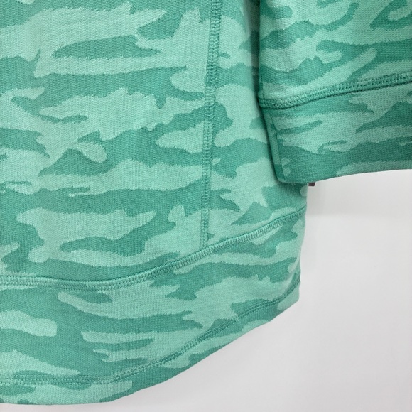 T By Talbots Women’s Camo Jacquard Quarter Sleeve Pullover Top Shirt Large NWT - Picture 5 of 8